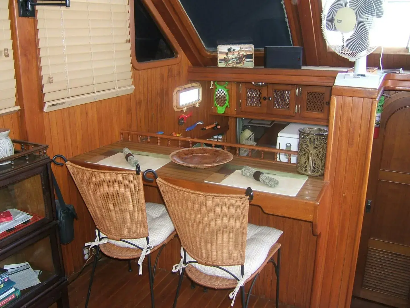 1986 Marine Trader 40' sundeck trawler