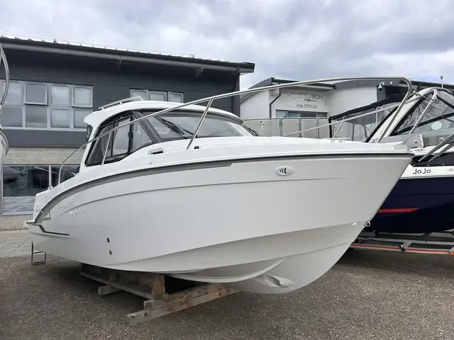 Beneteau Antares 7