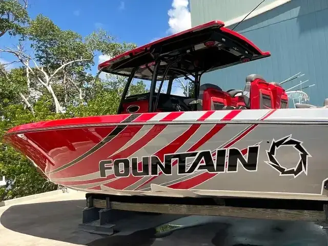 Fountain Powerboats 38 SC