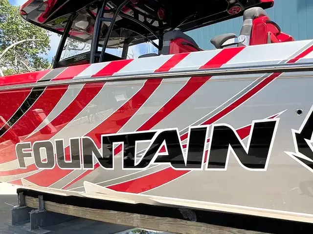 Fountain Powerboats 38 SC