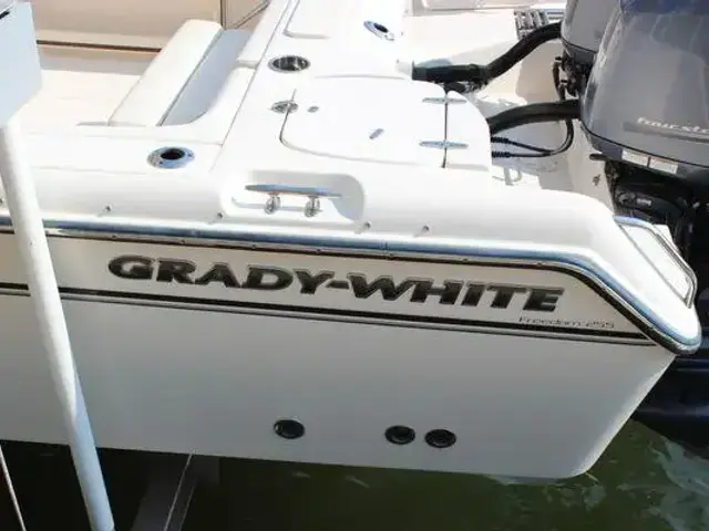 Grady-White Freedom 255