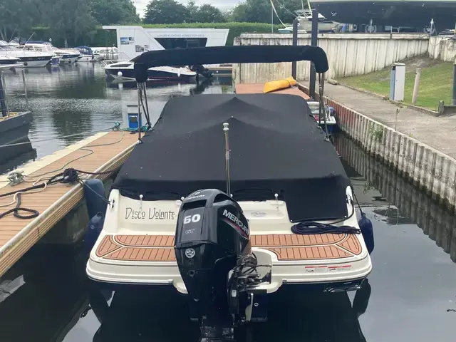 Bayliner Vr6