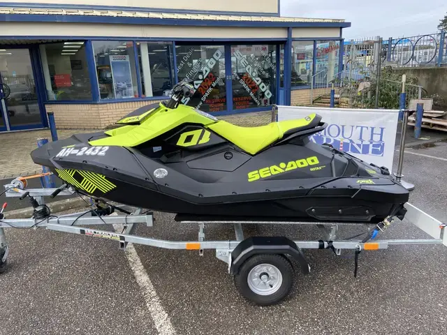 Sea-Doo SPARK 2UP TRIXX