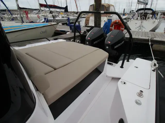 Axopar 28 CABIN