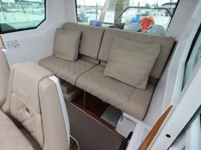 Axopar 28 CABIN