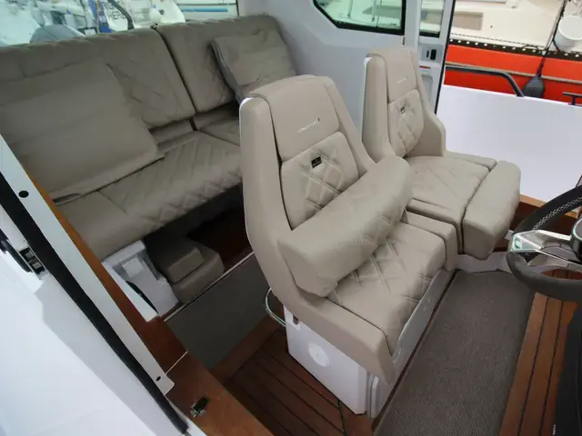 Axopar 28 CABIN