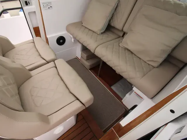 Axopar 28 CABIN