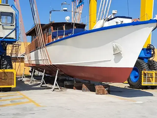 Chantier de L'Esterel Yacht Acajou