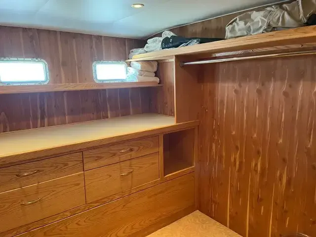 Hatteras 70' Cockpit Motor Yacht