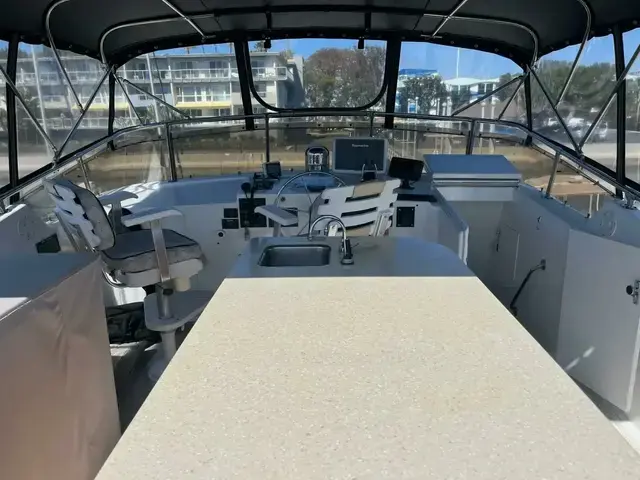 Hatteras 70' Cockpit Motor Yacht