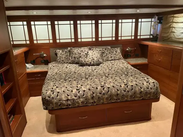 Hatteras 70' Cockpit Motor Yacht