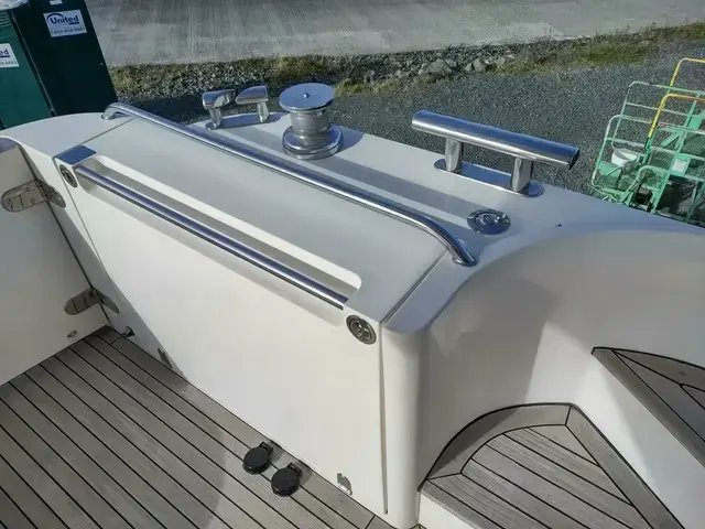 Fairline 66