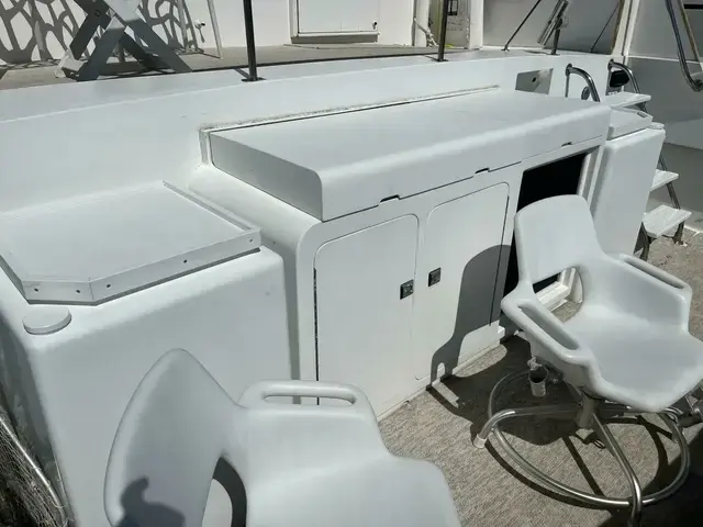 Hatteras 70' Cockpit Motor Yacht