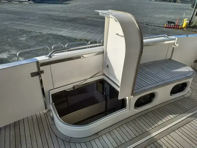 Fairline 66