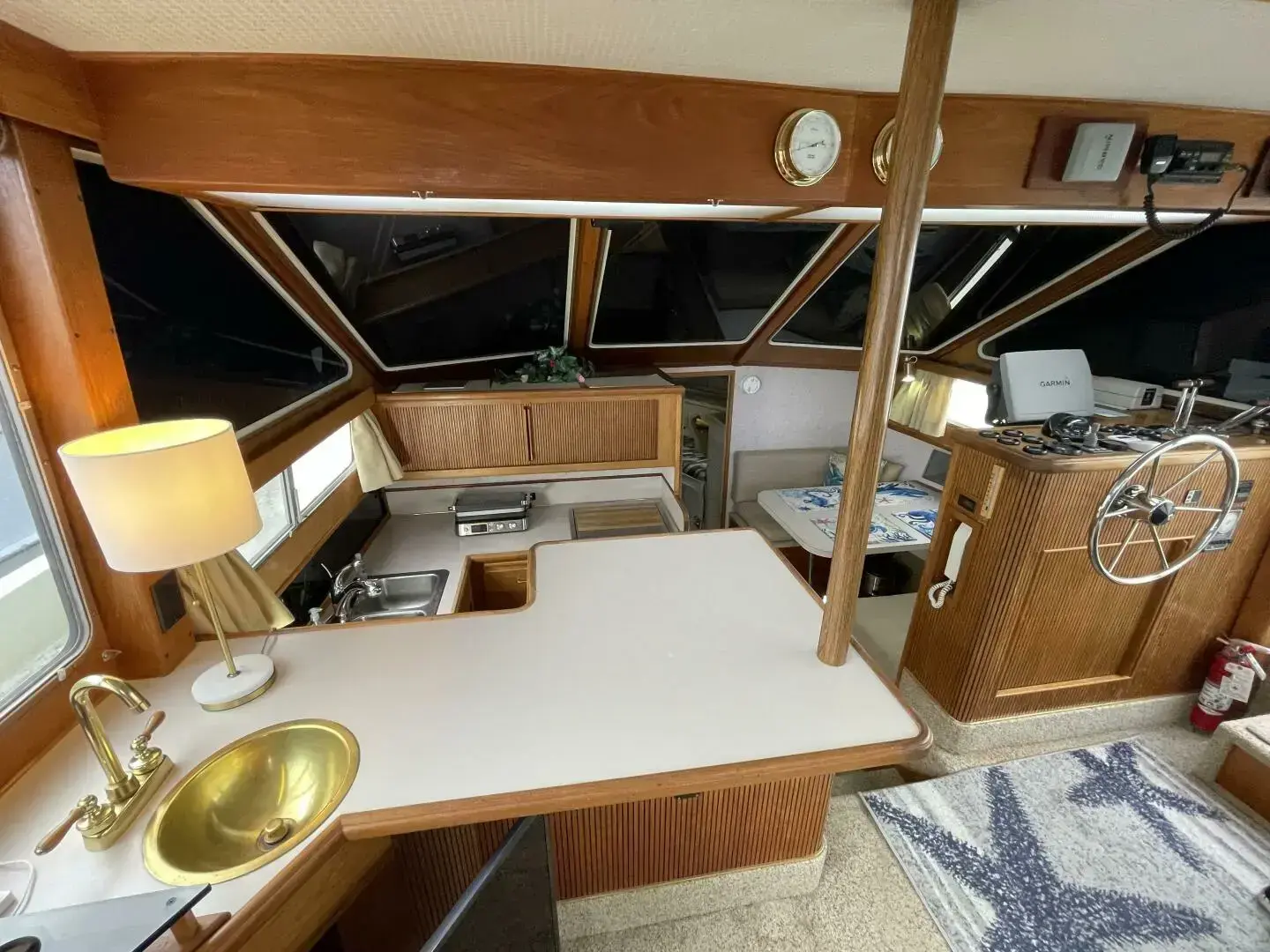 1988 Tollycraft 44 cockpit motoryacht