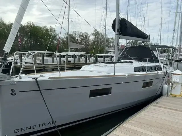 Beneteau Oceanis 38.1