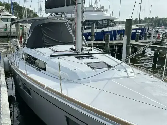 Beneteau Oceanis 38.1