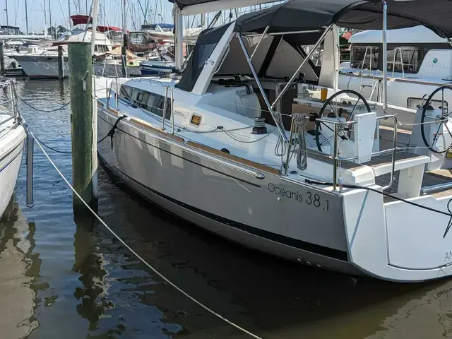 Beneteau Oceanis 38.1