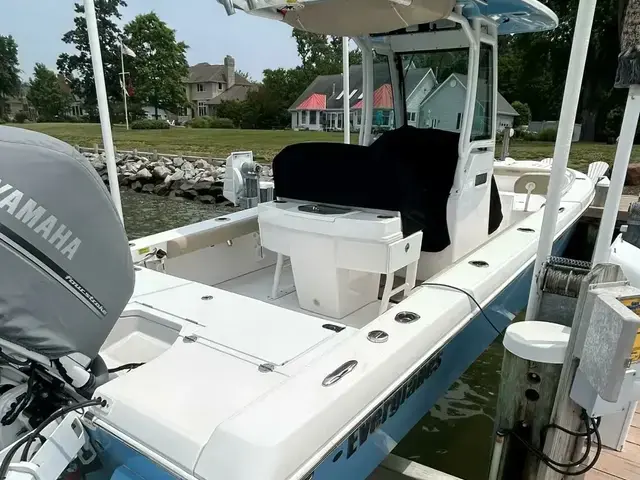 Everglades Boats 253 CC