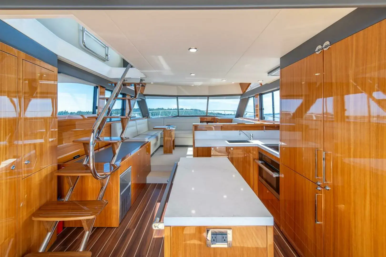 2018 Maritimo m54