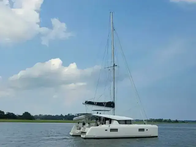 Lagoon 42 Owners Version