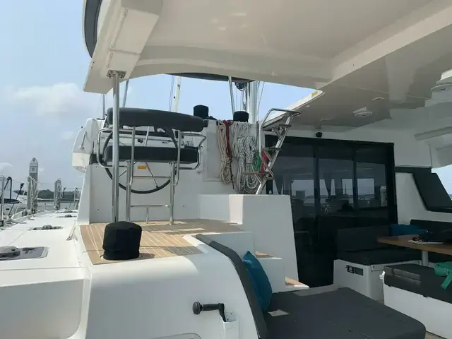 Lagoon 42 Owners Version