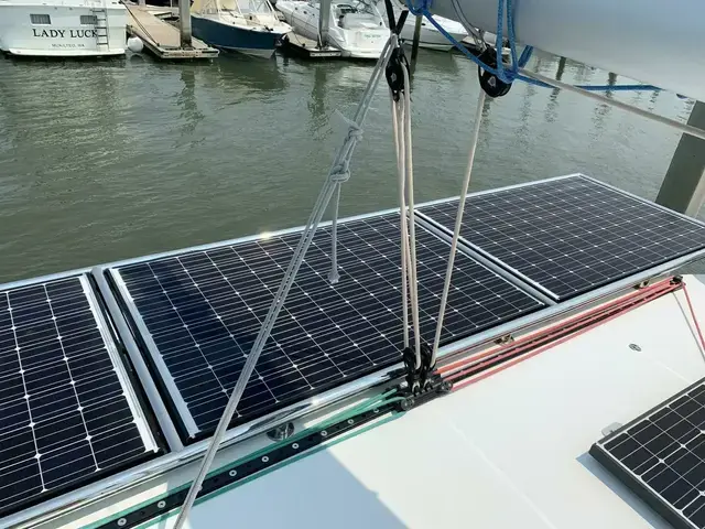 Lagoon 42 Owners Version