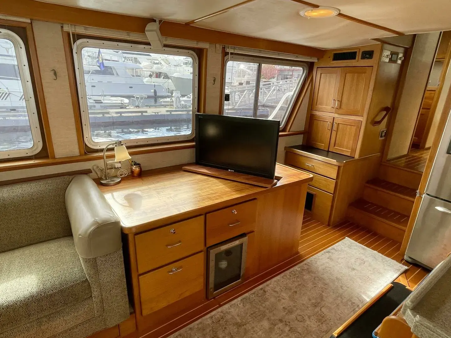 2001 Rodriquez pilothouse