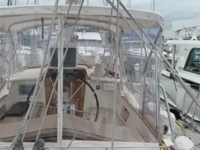 Tayana 58 Deck Saloon