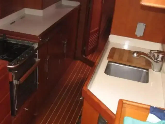 Tayana 58 Deck Saloon