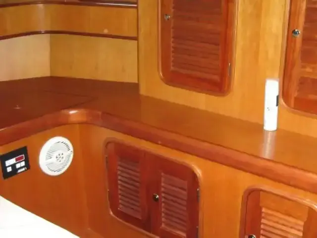 Tayana 58 Deck Saloon