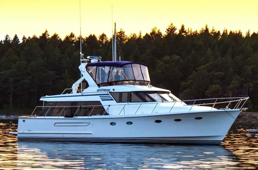 1990 Ocean 522 pilothouse