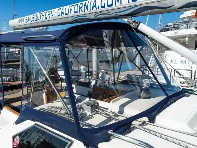 Tayana 58 Deck Saloon