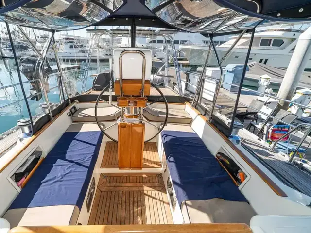 Tayana 58 Deck Saloon