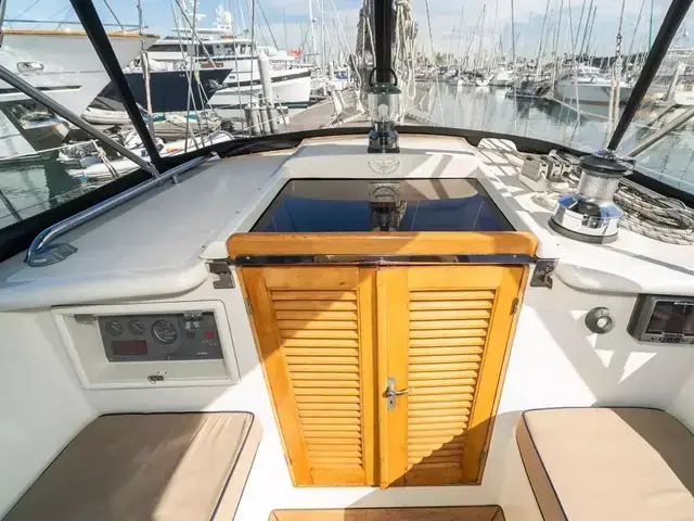 Tayana 58 Deck Saloon