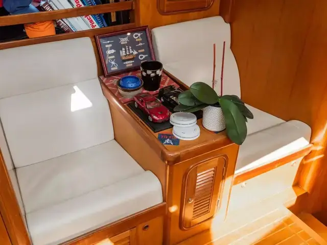 Tayana 58 Deck Saloon