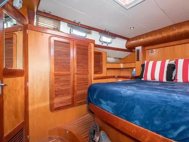 Tayana 58 Deck Saloon