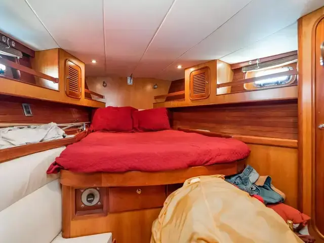 Tayana 58 Deck Saloon