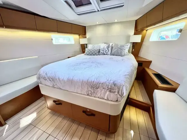 Jeanneau YACHTS 54