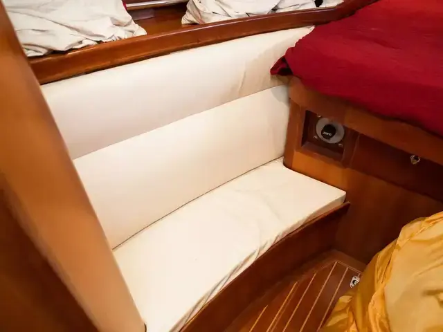 Tayana 58 Deck Saloon