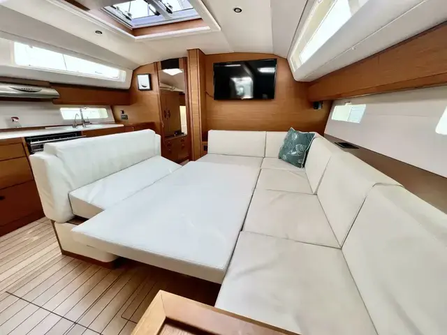 Jeanneau YACHTS 54