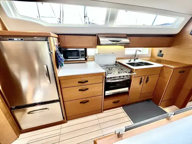 Jeanneau YACHTS 54