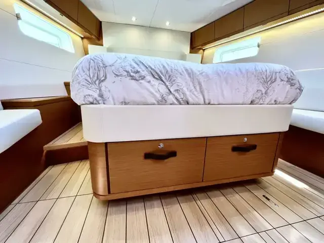 Jeanneau YACHTS 54