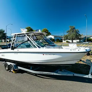 2015 Boston Whaler 270 Vantage