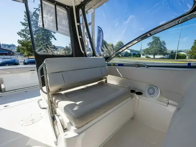 Boston Whaler 270 Vantage