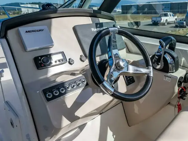 Boston Whaler 270 Vantage