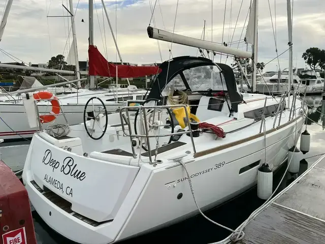 Jeanneau 389