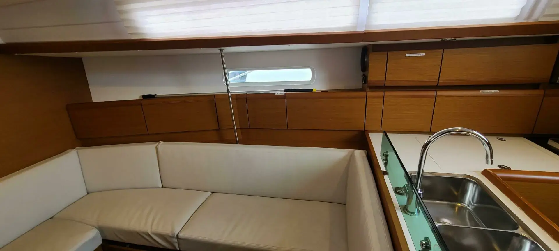 2020 Jeanneau sun odyssey 389