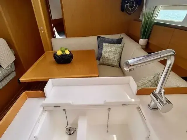 Jeanneau 44 Deck Saloon