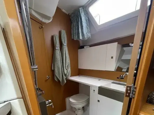 Jeanneau 44 Deck Saloon